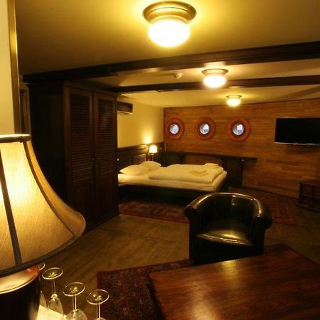 Botel Ristorante Matylda Prague Exterior photo